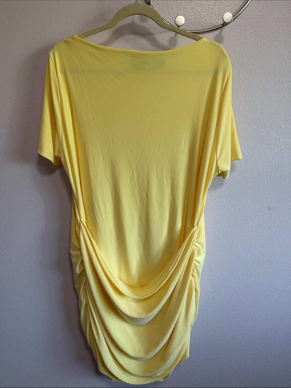 PrettyLittleThing Yellow Ruched Mini Dress - Picture 4 of 7